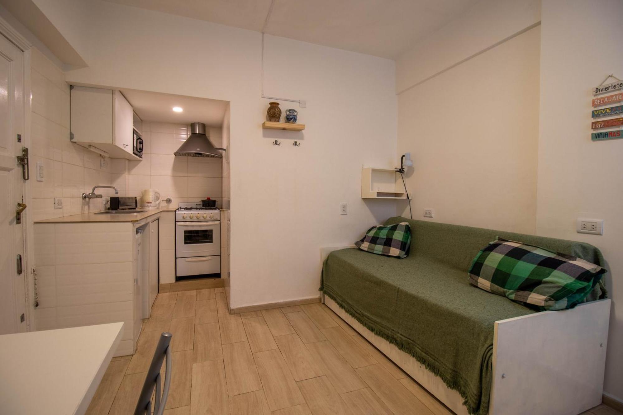 Brown & Santiago Apartment *